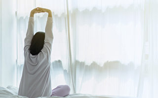 睡前做4步毛巾運動 鍛鍊呼吸肌群又助眠