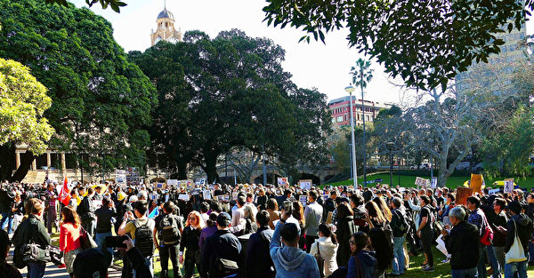 2019年8月18日，民眾在悉尼市中心Belmore Park舉行的守護澳港集會，呼籲制止警黑暴力，落實港人五大訴求。（安平雅／大紀元）