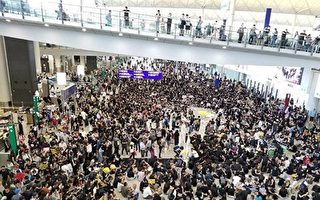 香港航空员工表达愤怒 力挺805大罢工