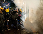 港警葵芳站射催淚彈 港民清潔殘餘物質獲讚