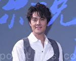 吴克群拍片惨赔 感谢女友陪伴丧母痛