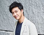 江宏杰代言日本广告 挥拍“九宫格”不NG