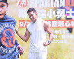 亮哲與孩子一起學習 教授誠實的重要性