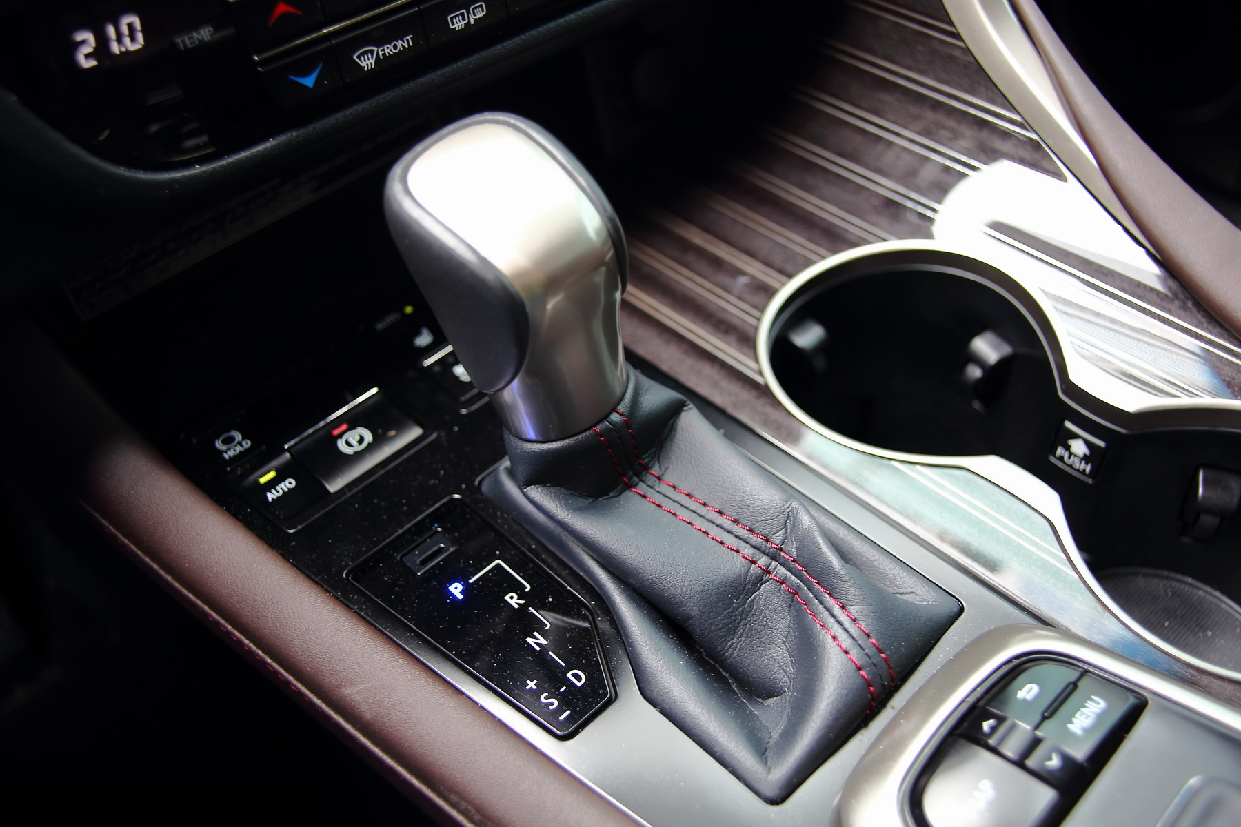 2019 Lexus RX450hL。〈李奥/大纪元〉