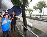 南屯溪水暴漲 大雨炸台中慘淹