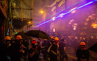 對抗中共臉部辨識系統 香港示威者有新招