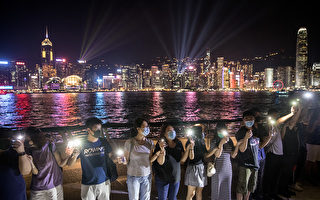 组图：携手同心 万人共筑40公里“香港之路”