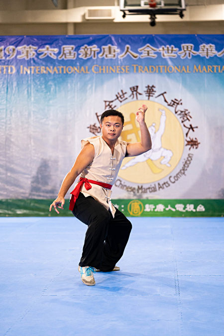 台灣選手陳修賢8月25日以一套同義堂的「小四門」，在新唐人舉辦的第六屆全世界華人武術大賽決賽上獲得銅獎。（戴兵／大紀元）