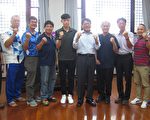 屏东之光  潘孟安接见台湾羽球新星林俊易