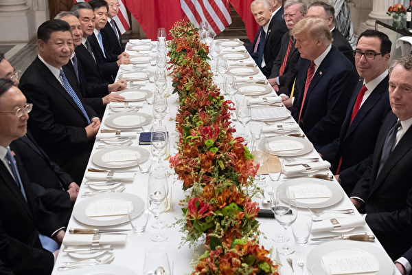 2018年12月1日，美國總統特朗普與中國國家主席習近平在阿根廷G20峰會期間的雙邊會晤。（SAUL LOEB/AFP）