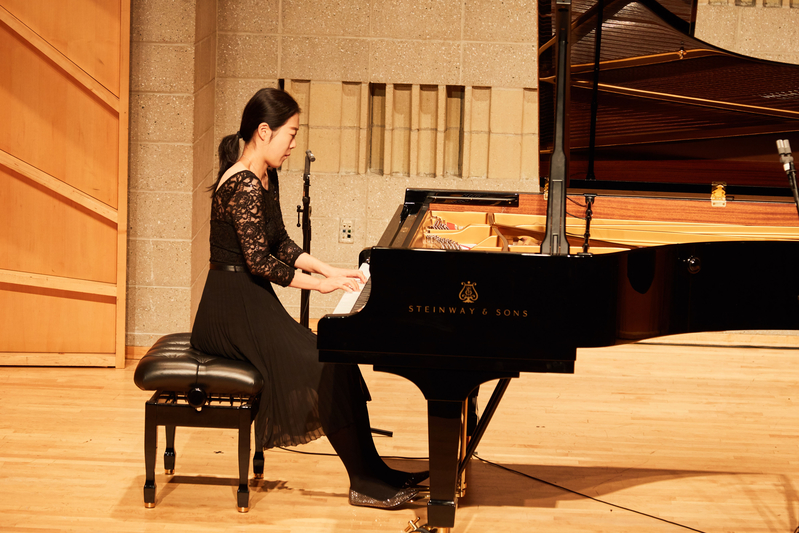 2019年9月25日，第五屆新唐人國際鋼琴大賽初賽現場。圖為南韓選手李敏海（音譯，Minhae Lee）在表演。（張學慧／大紀元）