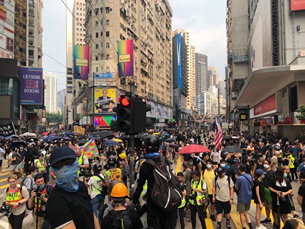 2019年9月29日，香港軒尼詩道反送中、反極權的遊行人群。（余天祐／大紀元）