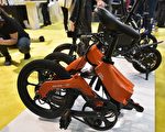 墨尔本小伙设计微型电动车 重量不到10公斤还可折叠