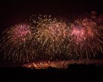 國慶焰火試放 屏東河濱公園夜空燦爛