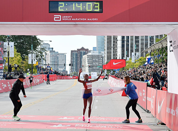肯尼亞名將破塵封16年女子馬拉松世界紀錄
