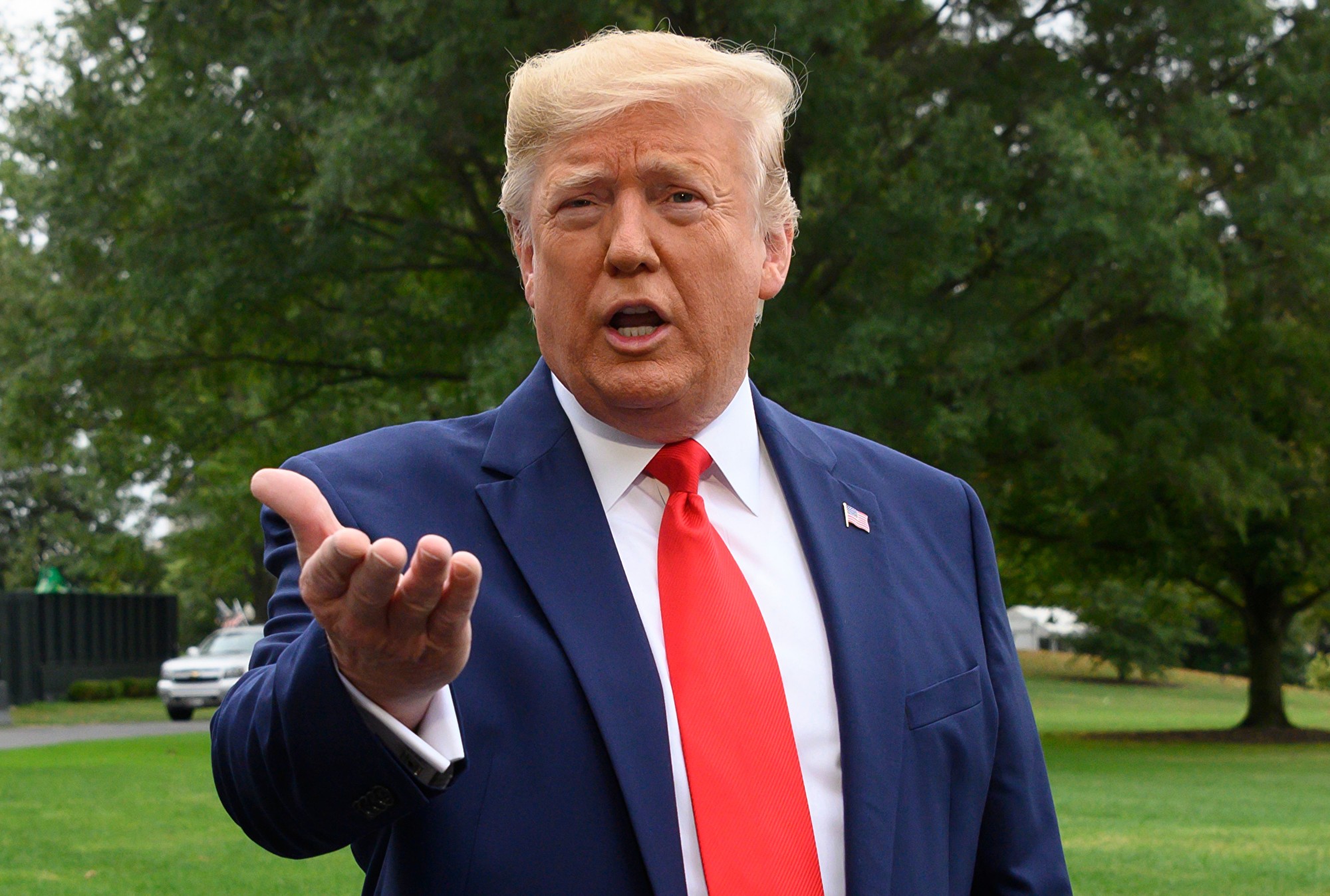 10月3日,川普公開呼籲習近平調查拜登父子與中共國企的交易。(Jim WATSON / Getty Images)