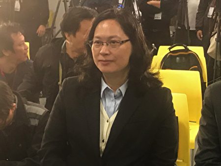 排在不分区首位的台北市劳动局长赖香伶表示，民众党将延续5年来务实治理台北市的经验，在国会推动实际可行的立法。