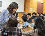初次担任大学讲师 A-Lin幽默授课