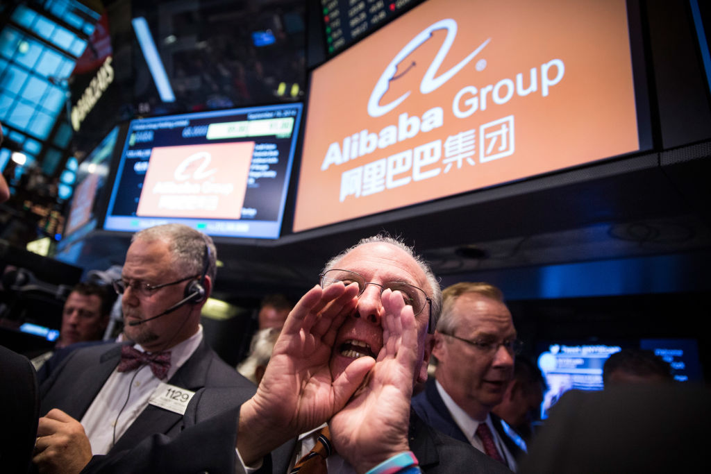 2014年9月19日，阿里巴巴在纽约证券交易所进行首次公开募股（IPO）。(Andrew Burton/Getty Images)