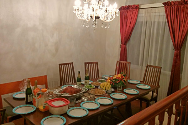 駱克仁：華人的感恩節餐桌也很「美式」