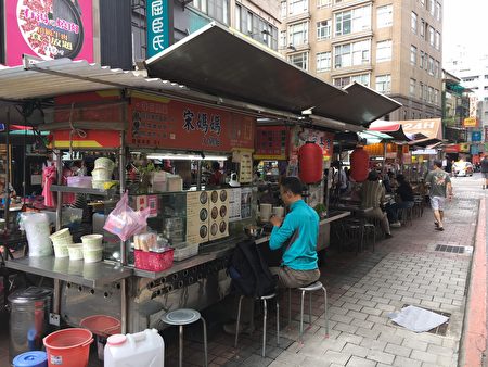 現在的晴光商圈，發展成為台灣傳統美食市集。