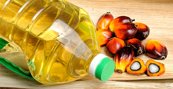 經高溫處理的植物油加工食品，特別是棕櫚油含有甘油二酯，加工後將成為具致癌性的縮水甘油脂肪酸酯。(Shutterstock)