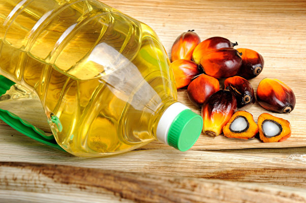 经高温处理的植物油加工食品，特别是棕榈油含有甘油二酯，加工后将成为具致癌性的缩水甘油脂肪酸酯。(Shutterstock)