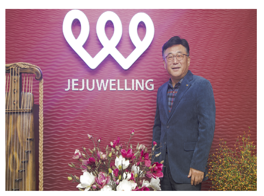 (株)韓國濟州島的(株)新韓ECO公司鄭仁哲會長。(全景林/大紀元)