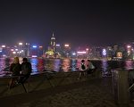 港人感佩法轮功传真相 恭祝李大师新年好