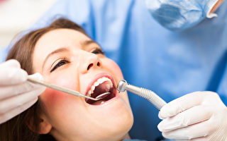 找对牙医 拥有健康美白牙齿