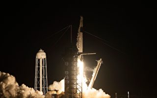 SpaceX公司第三批卫星发射升空 创多项纪录
