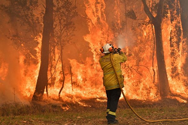 澳洲目前正在遭受前所未見的叢林火災。（SAEED KHAN/AFP via Getty Images）