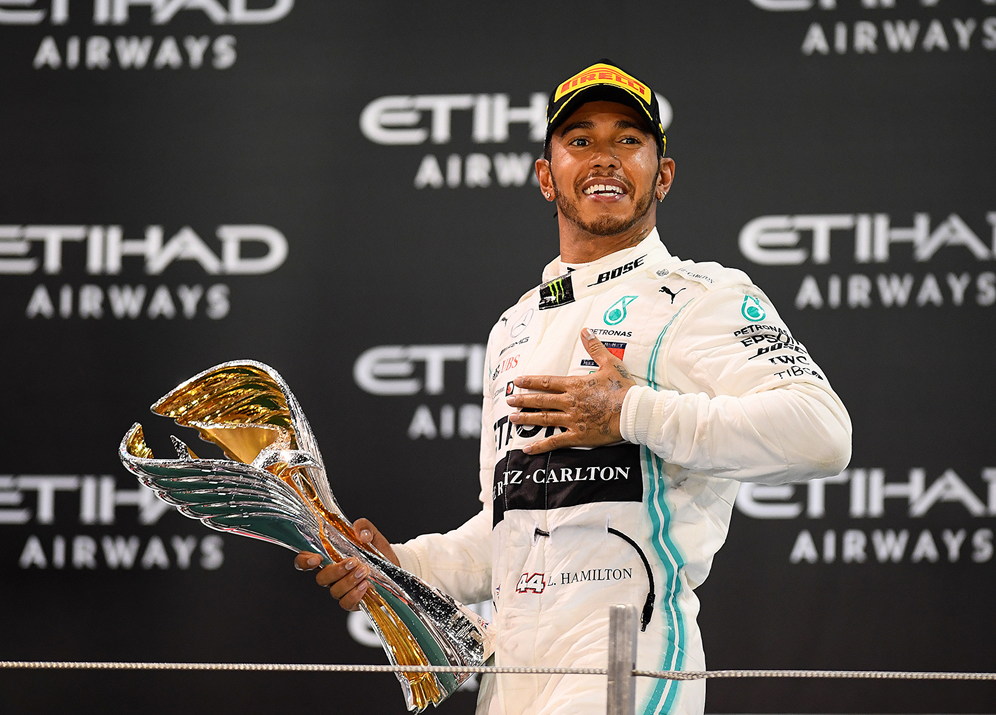 梅赛德斯车队英国车手汉密尔顿六夺F1车手总冠军。(Clive Mason/Getty Images)