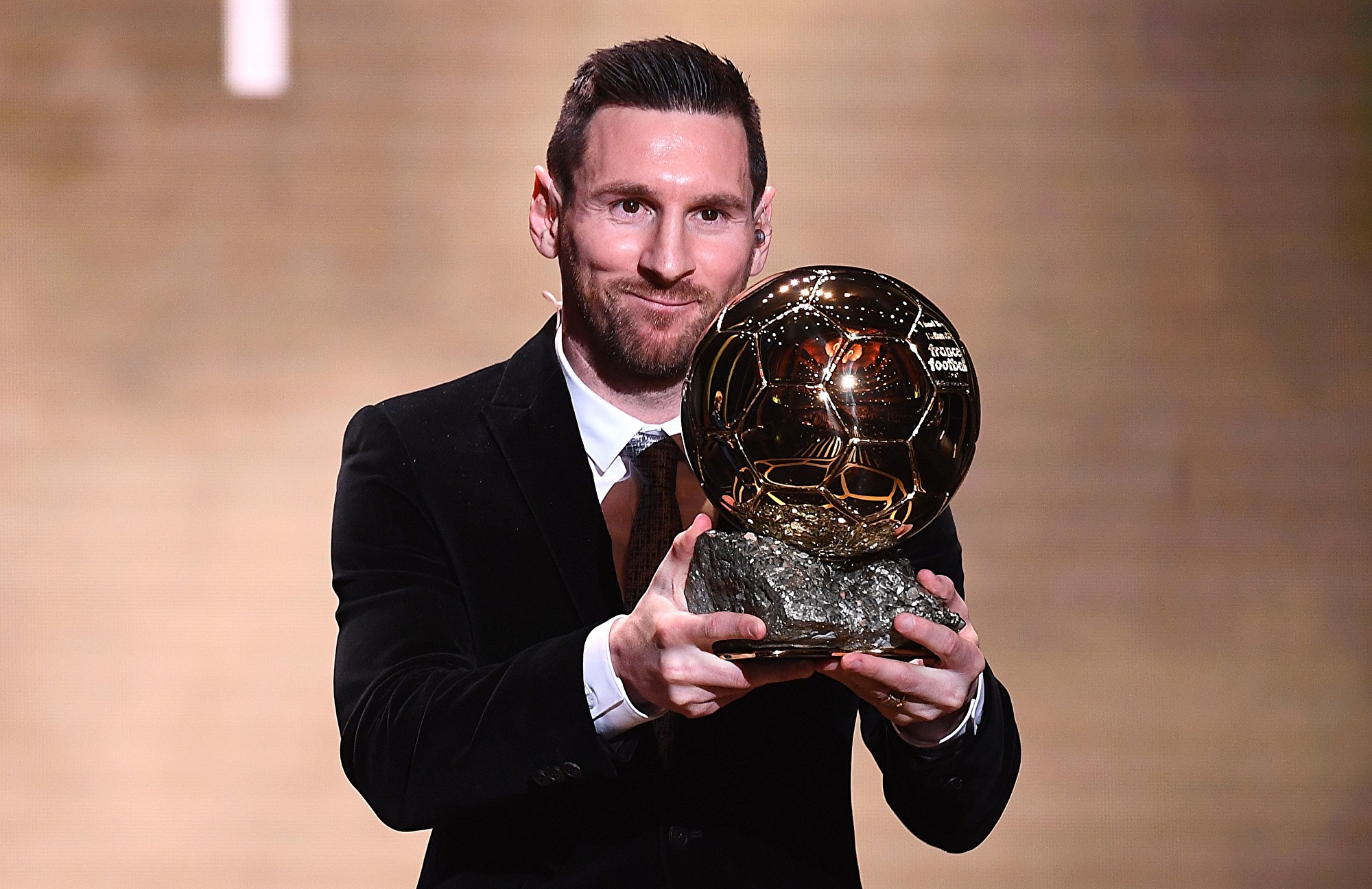 梅西第六次获得金球奖。(FRANCK FIFE/AFP via Getty Images)