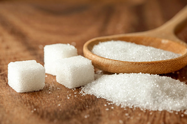 糖會帶來記憶力差、失眠、憂鬱焦慮等症狀，如何戒糖？(Shutterstock)
