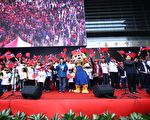 台中升旗有亮点 109元旦宝宝领唱国歌
