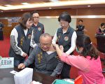 苗县长率主管施打流感疫苗 另宣布增购肺炎疫苗