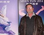 神韵展现纯正传统文化 公司老板爱古老中国