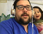 丈夫孩子随撤侨飞机回美 妻留武汉照顾染病父亲