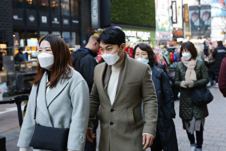 武汉肺炎疫情在全球升温,韩国、日本、意大利确诊病例都迅速增加。 (Chung Sung-Jun/Getty Images)