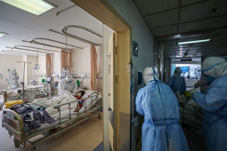 圖為武漢一家醫院。（STR/AFP via Getty Images）