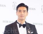 韩团SJ成员崔始源悼念柯克被批 他高EQ回应