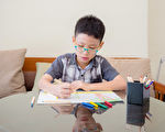 研究：紙筆書寫有助兒童閱讀 科技不及
