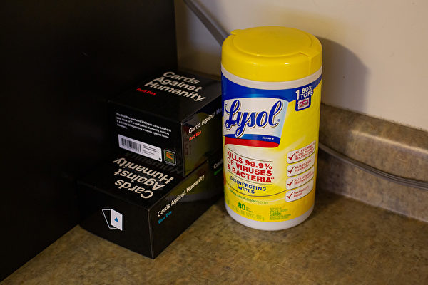 Lysol消毒濕紙巾。（David Ryder/Getty Images）