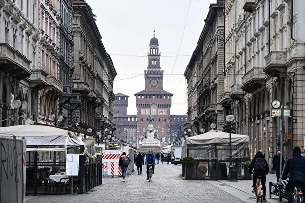圖為意大利舉國封鎖令下的米蘭但丁之路（Via Dante），人煙稀少。（攝於2020年3月10日）（MIGUEL MEDINA / AFP）