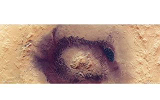最新照片：火星疯狂环境造就黑暗沙丘