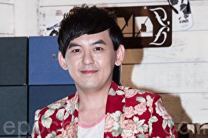 黄子佼