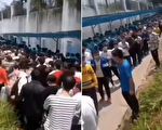 【現場視頻】深圳某工廠招工 百餘人排長龍