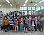 捐赠五千张额温卡 许淑华助国小师生自主防疫