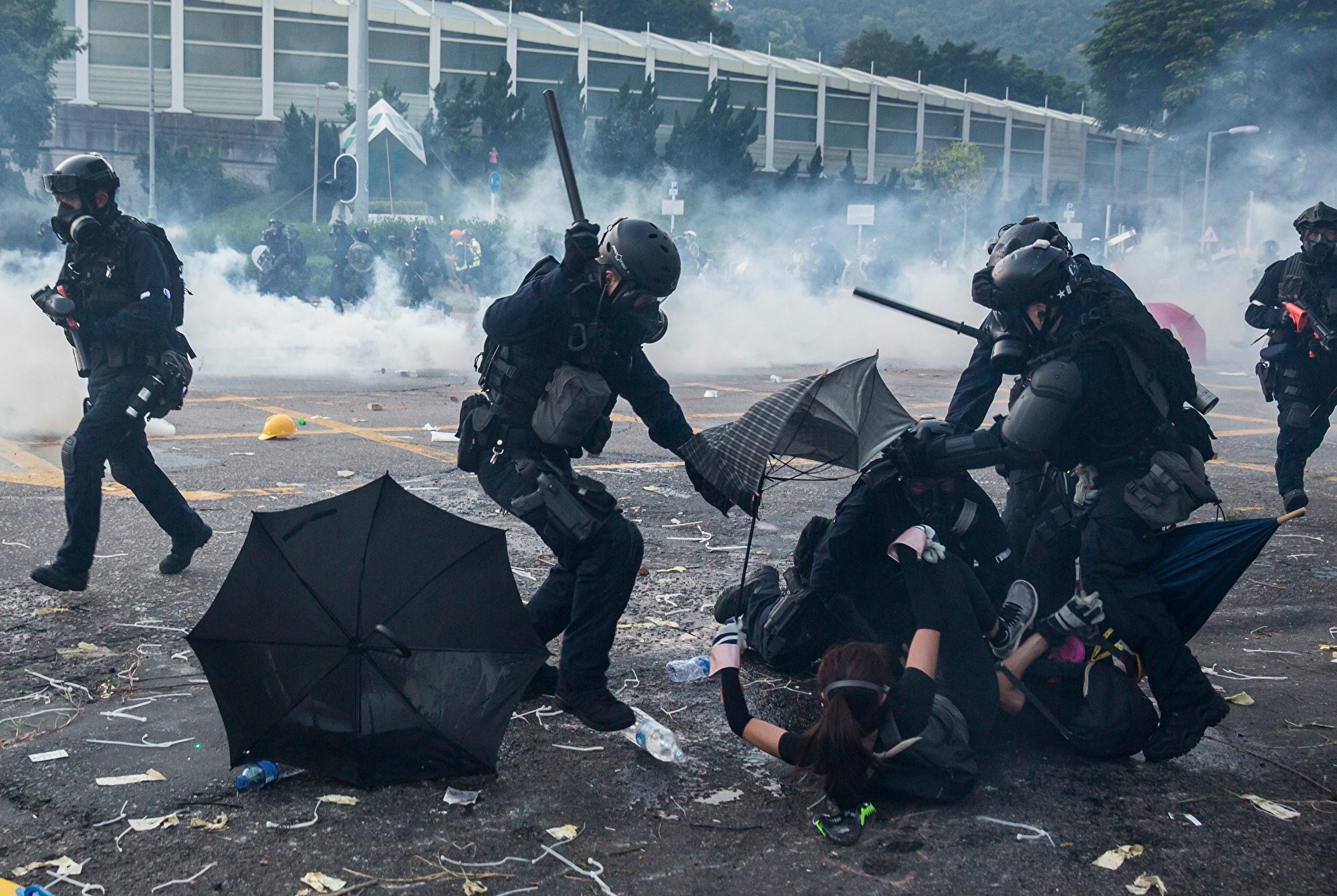 持续半年多的2019年香港反送中运动中大量的年轻被殴打、羞辱、逮捕和被起诉,梵蒂冈对中共暴行一直沉默。(ISAAC LAWRENCE / AFP via Getty Images)